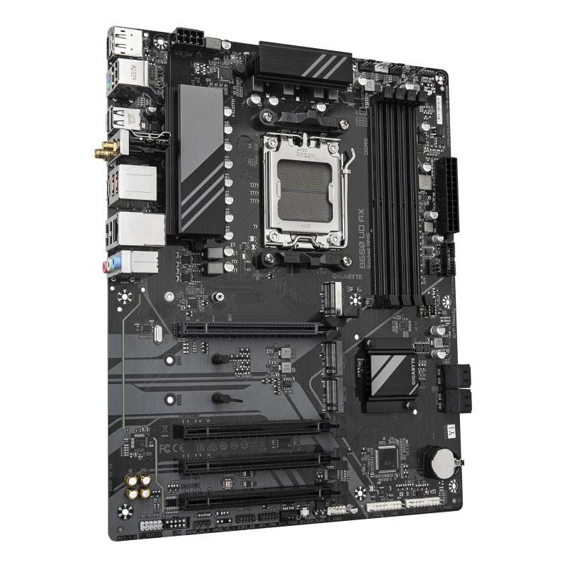 GIGABYTE B650 UD AX-Y1o - vue 3