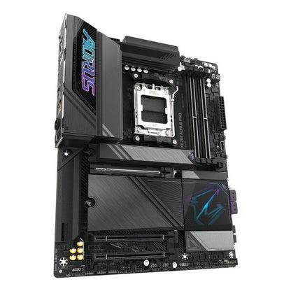 GIGABYTE X870E AORUS PRO - vue 3