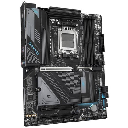 GIGABYTE X870 GAMING X WIFI7 - vue 3